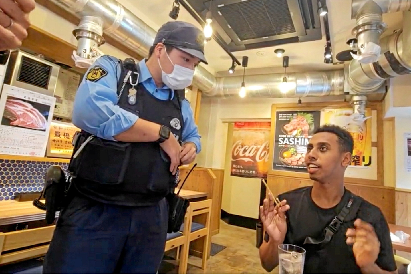 Streamer Johnny Somali tiết lộ rằng anh nói dối để không bị phạt tù tại Nhật Bản