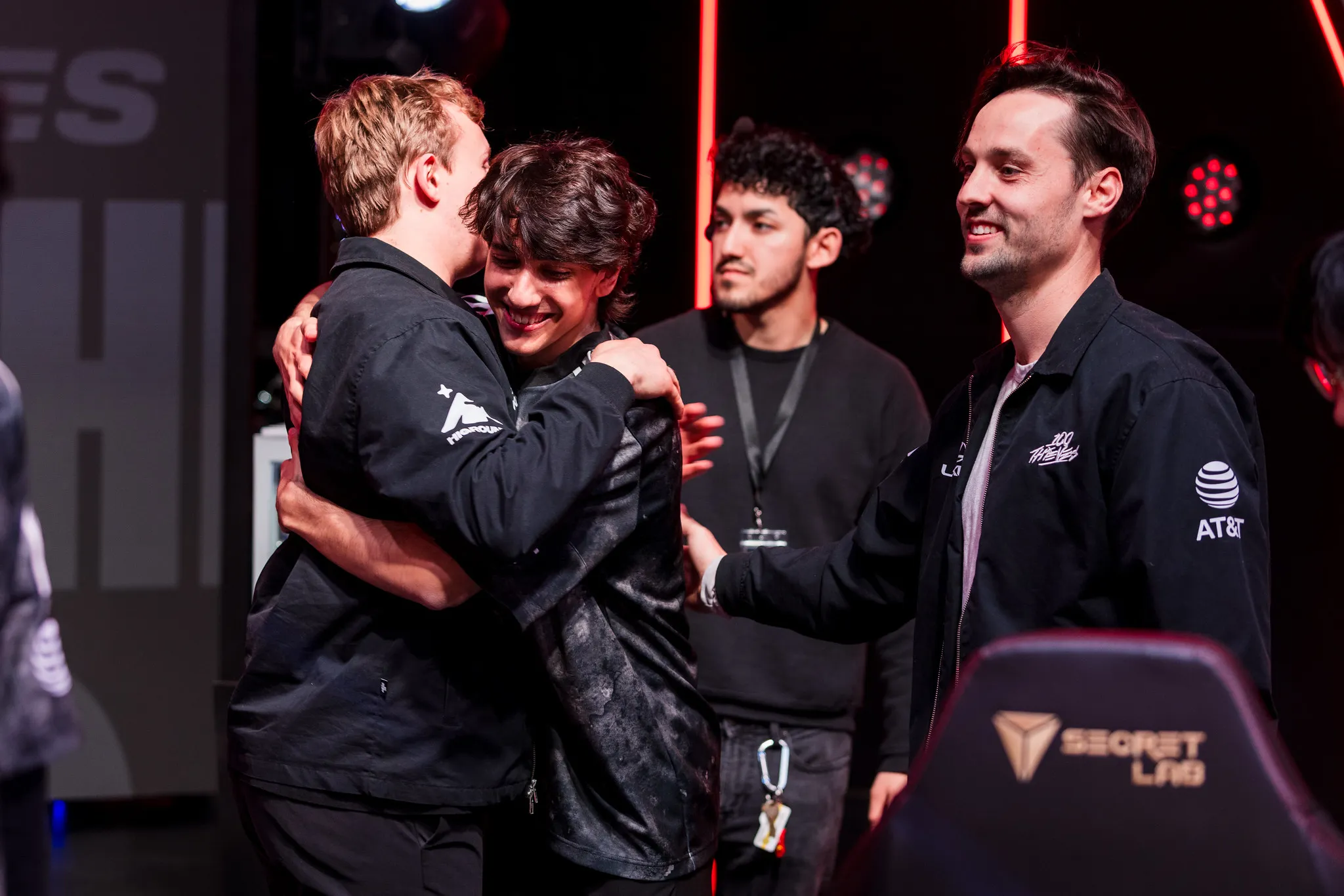 100 Thieves đăng quang LCS LMHT sau trận chung kết nghẹt thở