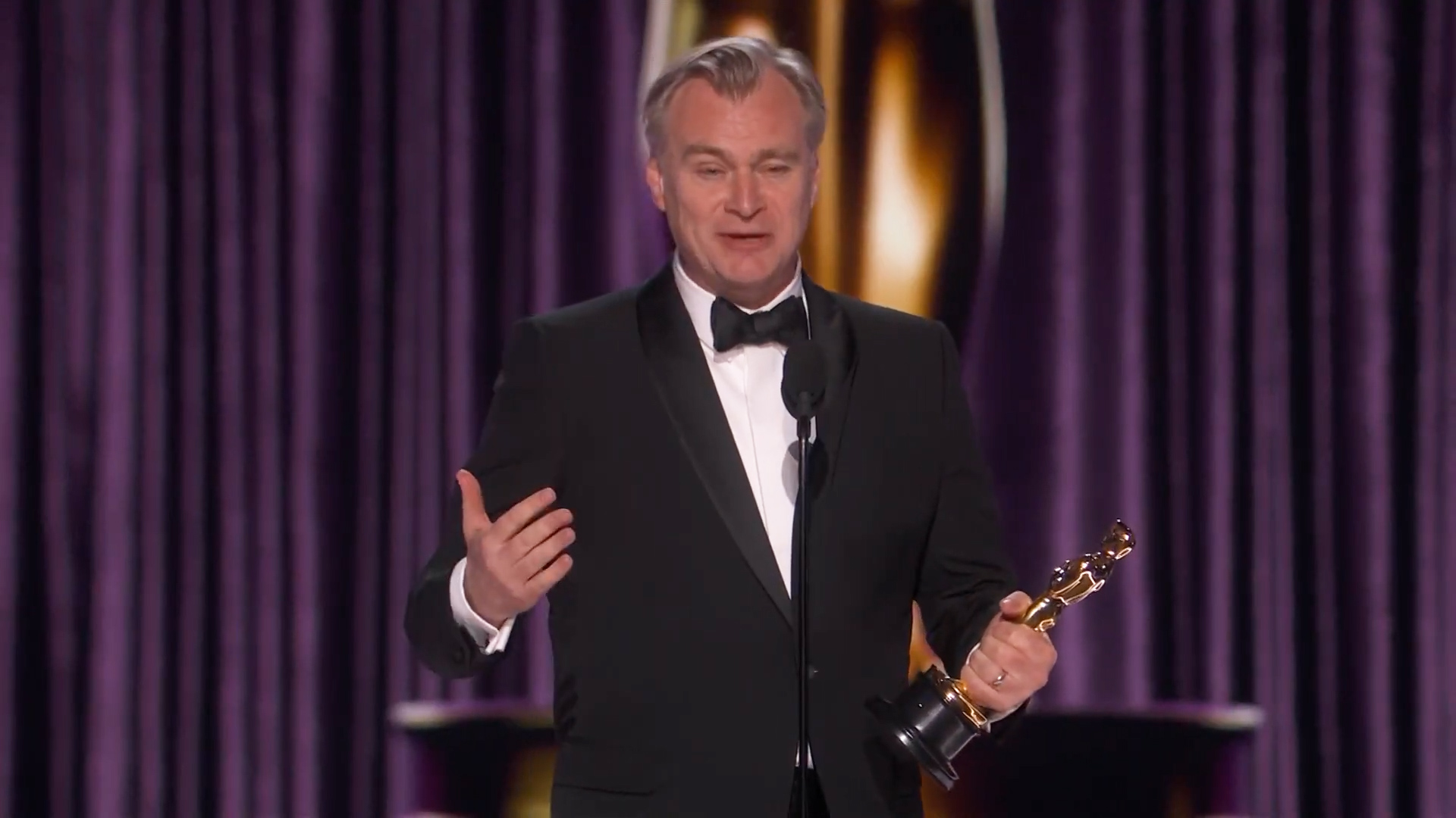 Christopher Nolan sẽ bỏ túi 100 triệu USD sau thành công của Oppenheimer