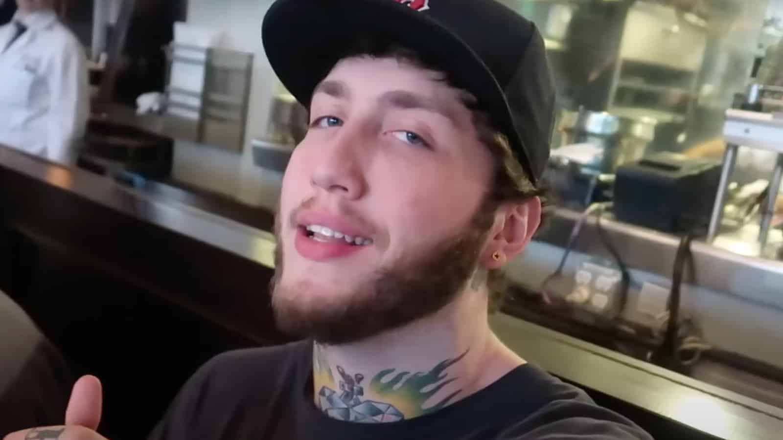 FaZe Banks bị chỉ trích vì tổ chức ăn mừng việc sa thải toàn bộ nhân viên FaZe Clan