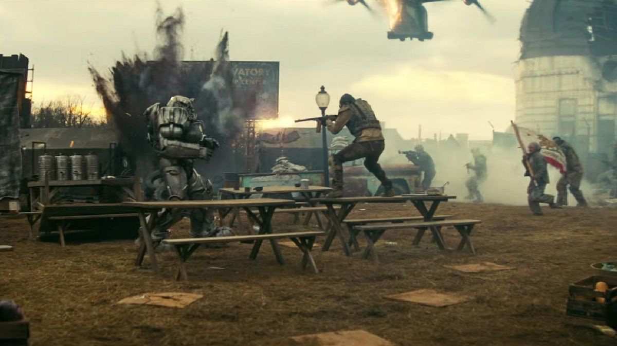 Nhà sản xuất phim Fallout từng suýt trễ dự án vì mải mê chơi game này