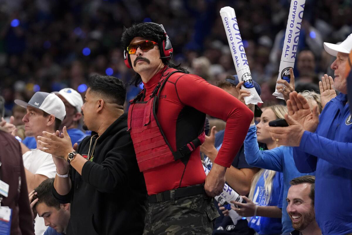 Streamer Dr Disrespect bị tố cố tình chat “nhạy cảm” dù biết tuổi của nạn nhân