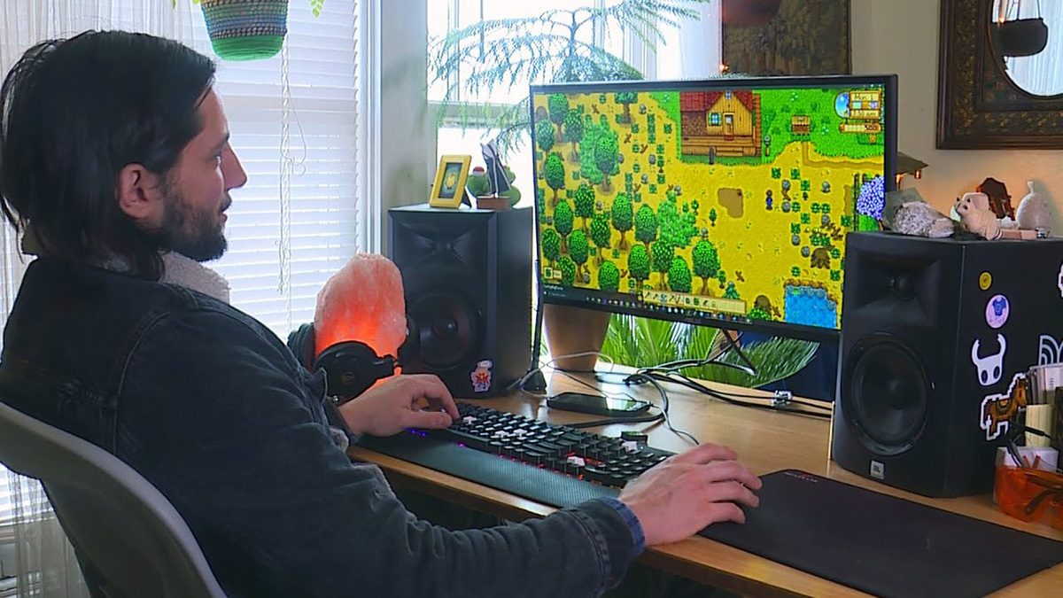 Thứ xa xỉ nhất mà cha đẻ Stardew Valley đã mua là chiếc PC mới để tiếp tục làm việc
