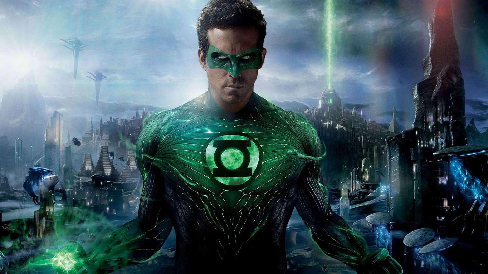 James Gunn từng mời Ryan Reynolds trở lại đóng Green Lantern trong DCU