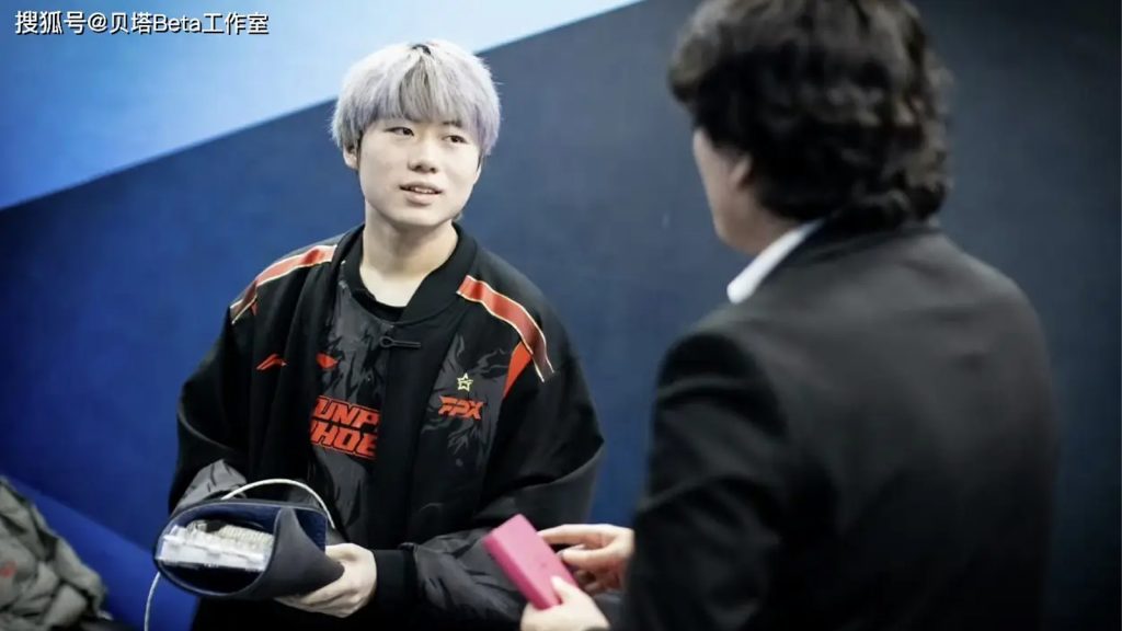 Một tuyển thủ của giải đấu LPL bị cấm thi đấu vĩnh viễn-gamelade