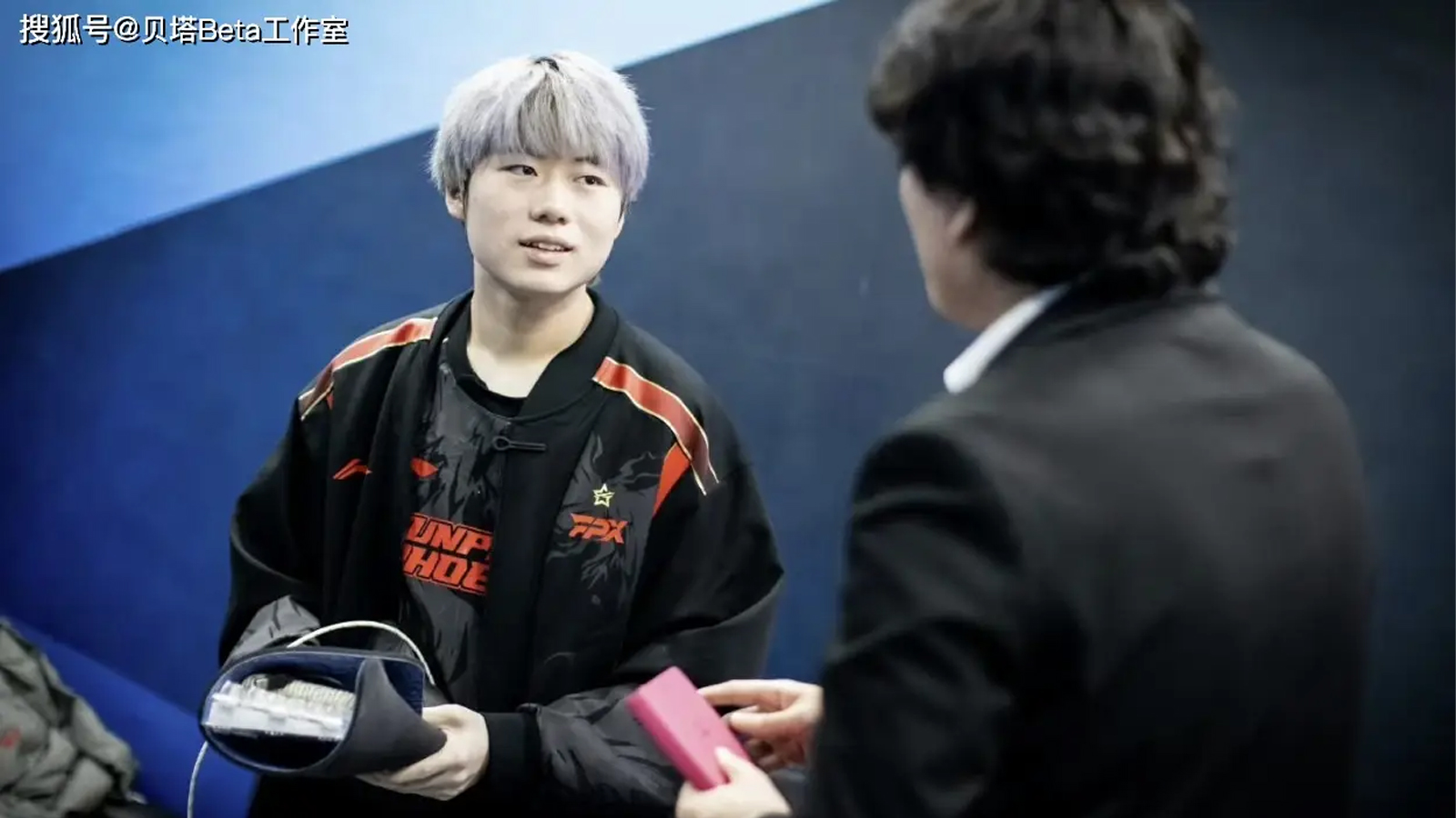 Một tuyển thủ của giải đấu LPL bị cấm thi đấu vĩnh viễn-gamelade