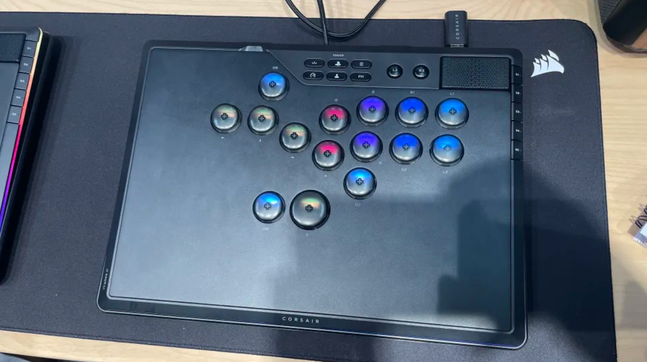 Corsair ra mắt tay cầm chơi game đối kháng dạng phím, trang bị công nghệ Hall effect và tính năng kích hoạt nhanh - Gamelade