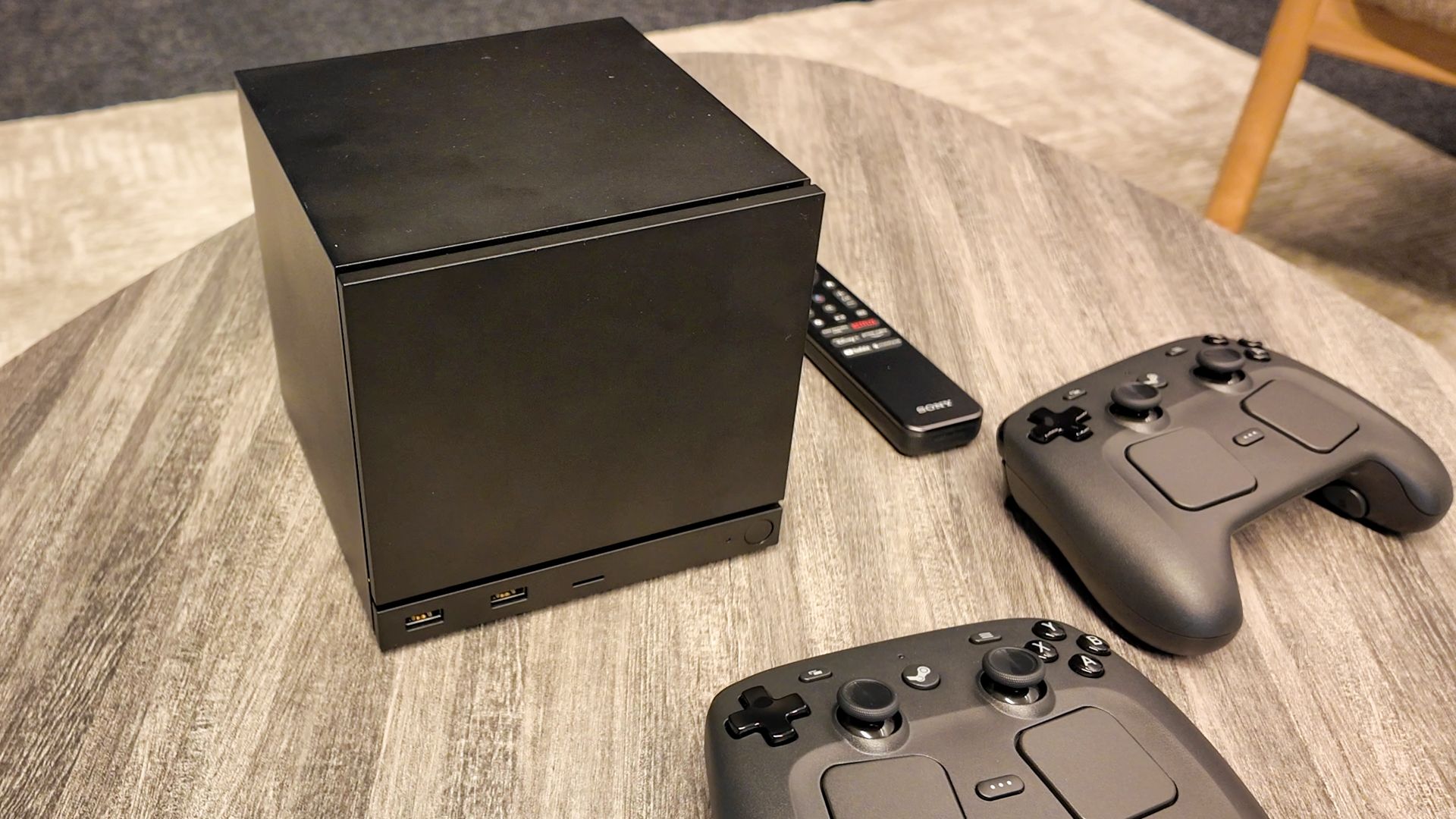 Steam Machine của Valve dự kiến sẽ có giá dưới 700 USD-gamelade