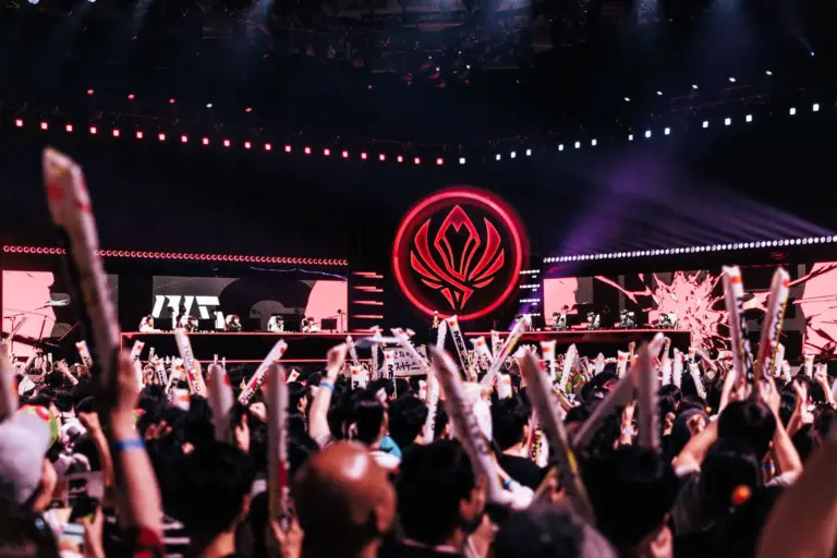 Riot Games nới lỏng quy định tổ chức giải đấu LMHT cho bên thứ ba-gamealde