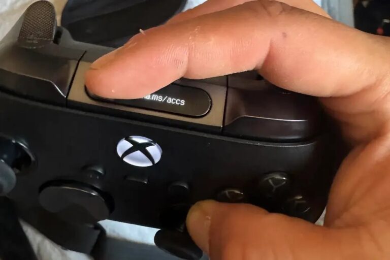 Lộ diện nguyên mẫu tay cầm Xbox Elite Series 3 với màn hình tích hợp-gamelade