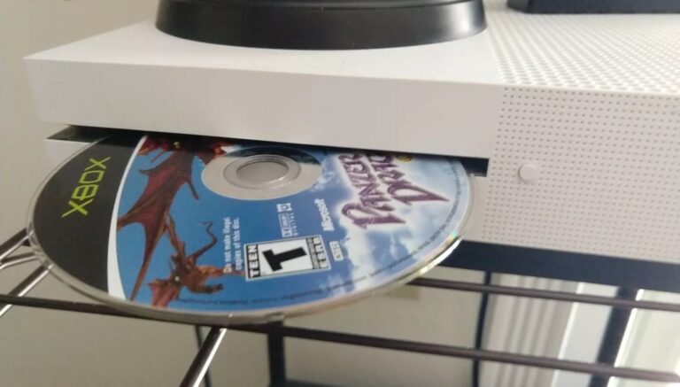 Xbox sẽ vẫn tiếp tục giữ vững lập trường về việc phát hành đĩa game vật lý - Gamelade